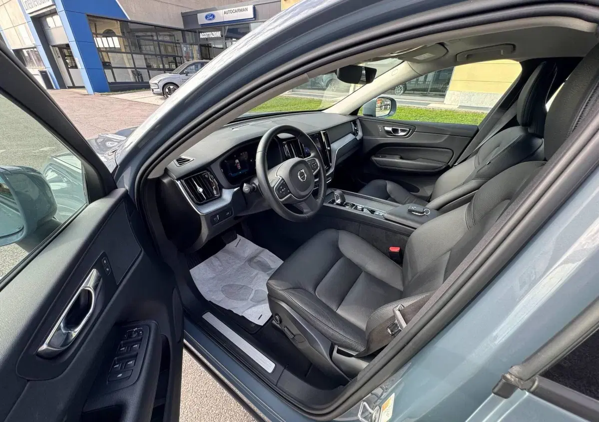 Volvo XC60 B4 (d) AWD Geartronic Momentum (10)