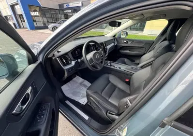Volvo XC60 B4 (d) AWD Geartronic Momentum (10)