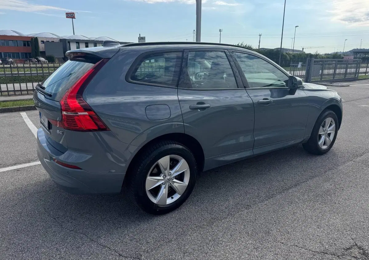 Volvo XC60 B4 (d) AWD Geartronic Momentum (3)