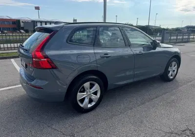 Volvo XC60 B4 (d) AWD Geartronic Momentum (3)