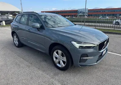 Volvo XC60 B4 (d) AWD Geartronic Momentum (2)