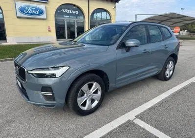 Volvo XC60 B4 (d) AWD Geartronic Momentum usata