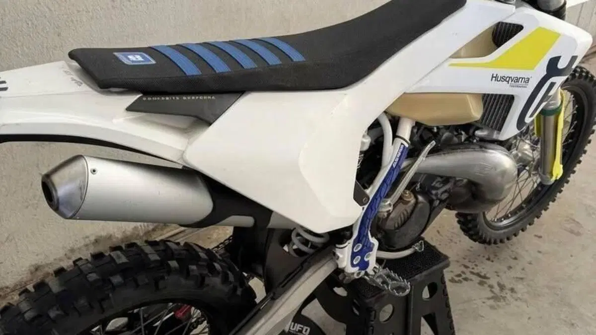 Husqvarna TE 300i (2019)  (3)