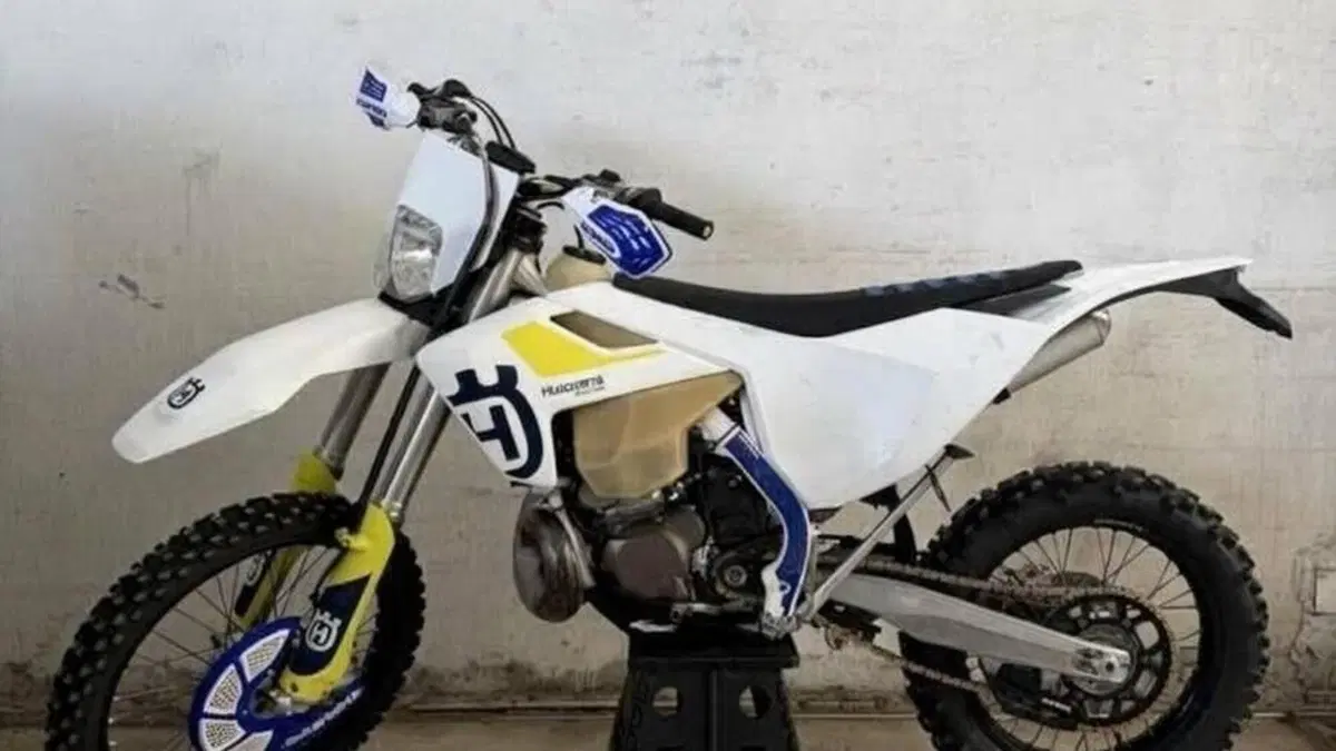 Husqvarna TE 300i (2019)  (4)