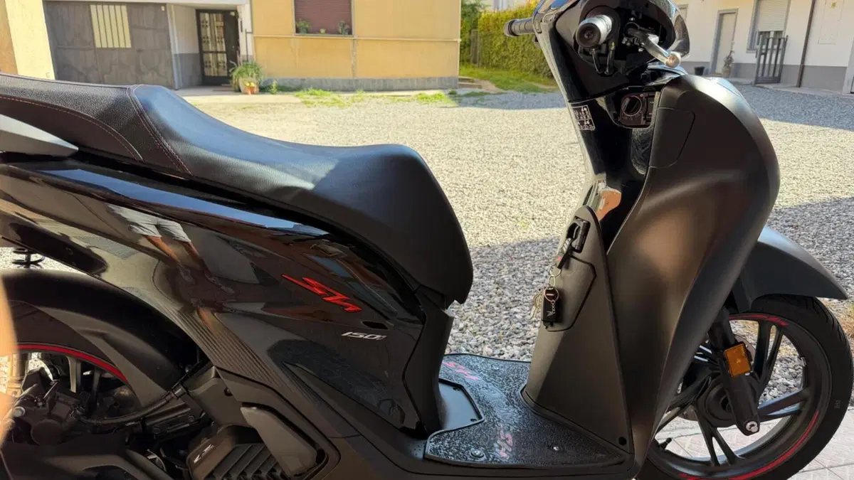 Honda SH 150i Sport (2024 - 25)  (2)