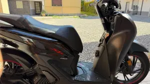 Honda SH 150i Sport (2024 - 25)  (2)
