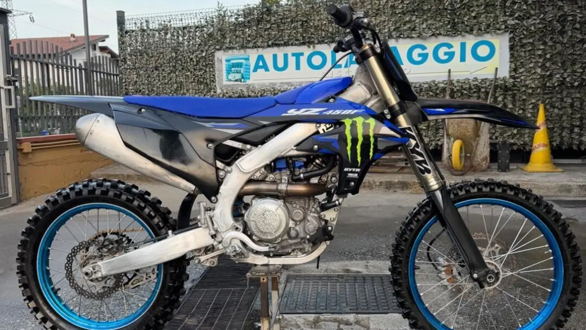 Yamaha YZ 450 F Monster Energy Yamaha Racing Edition (2025)  (2)