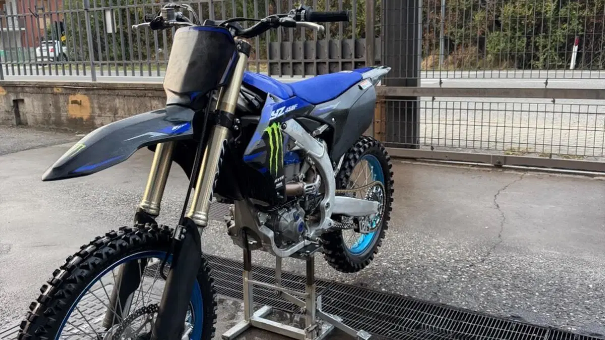 Yamaha YZ 450 F Monster Energy Yamaha Racing Edition (2025)  (3)