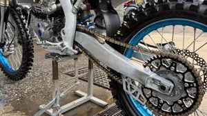 Yamaha YZ 450 F Monster Energy Yamaha Racing Edition (2025)  (4)