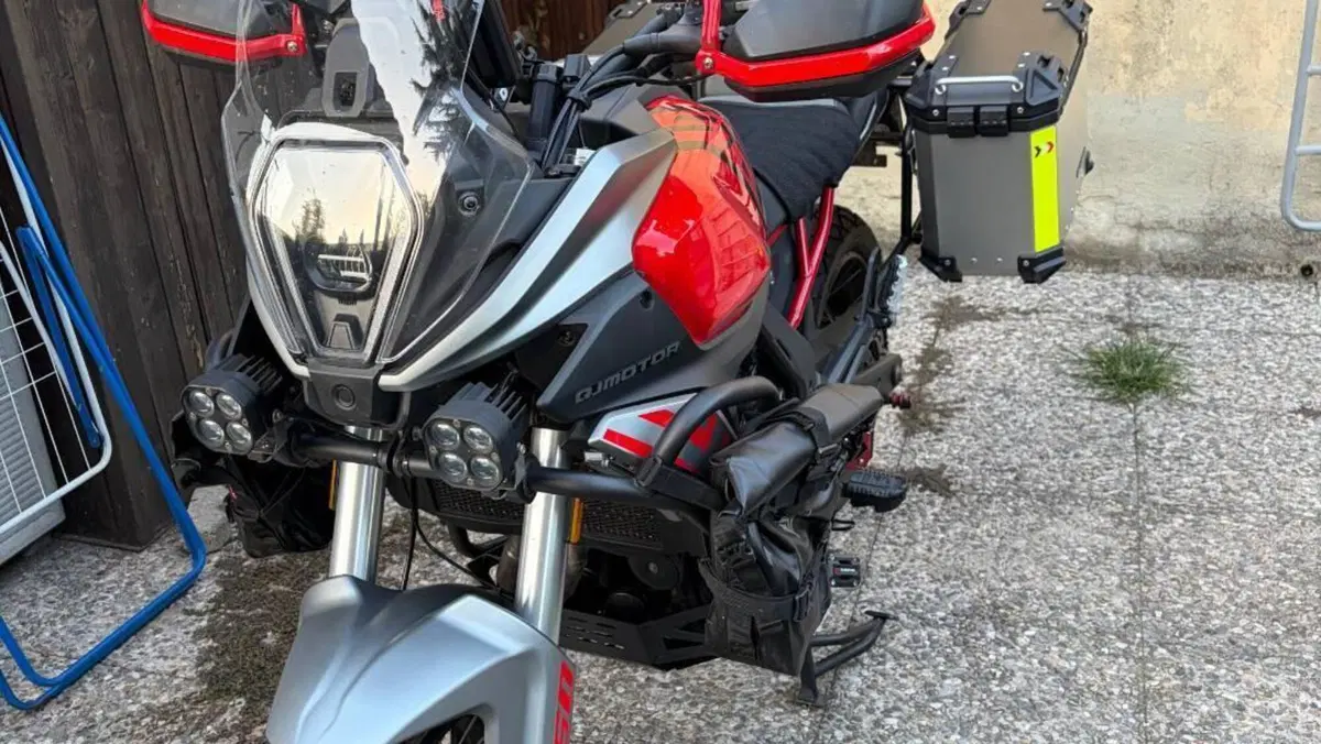 QJ Motor SRT 550 SX (2024) 