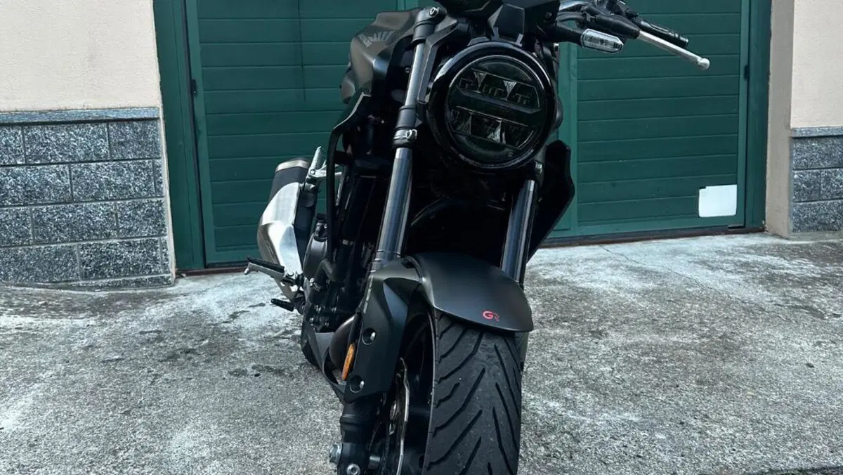 Honda CB 300 R (2022 - 26)  (2)