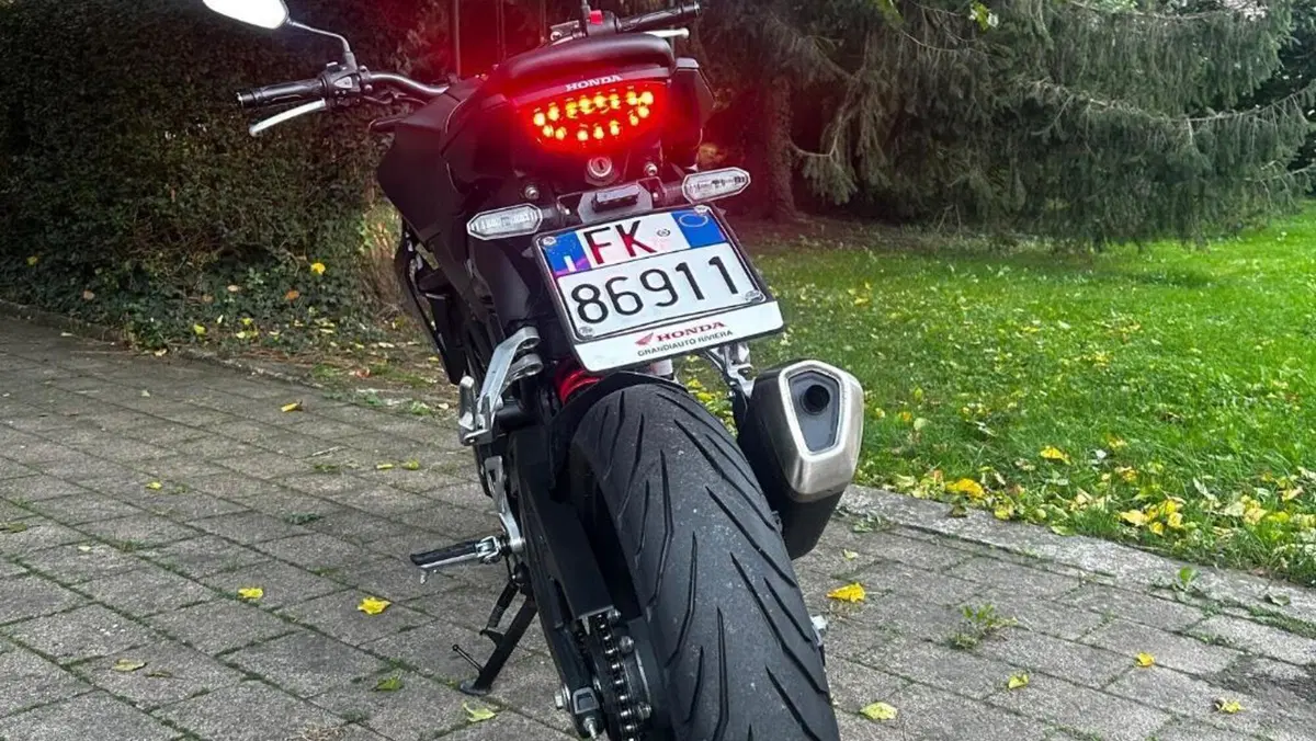Honda CB 300 R (2022 - 26)  (8)