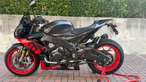 Aprilia Tuono V4 Factory (2019 - 20) 