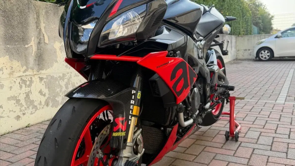Aprilia Tuono V4 Factory (2019 - 20)  (5)