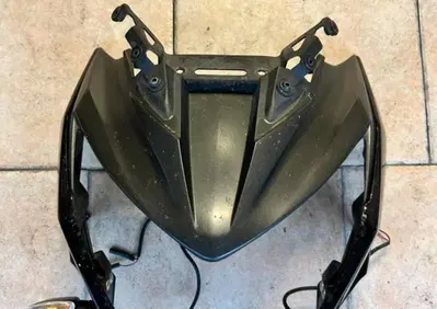 Plastica muso anteriore con frecce Kawasaki Z800 2 - Annuncio 10129169