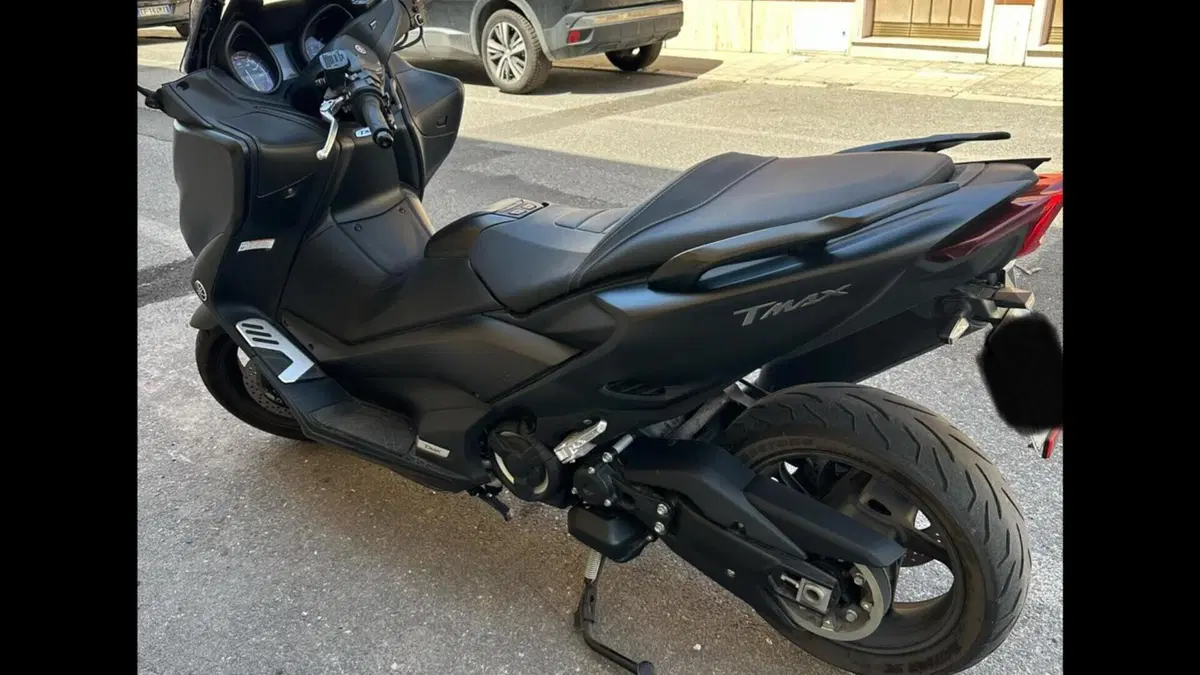Yamaha T-Max 560 (2020 - 21)  (4)