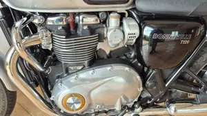 Triumph Bonneville T120 (2016 - 20)  (8)