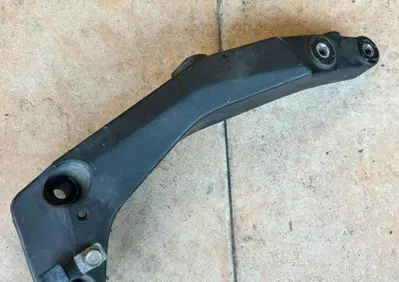 Piastra superiore dx supporto motore Kawasaki Z800 - Annuncio 10129235