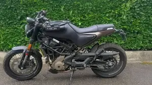 Husqvarna Svartpilen 401 (2021 - 23) 