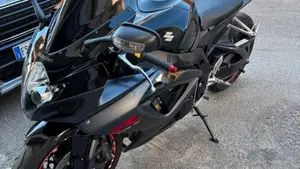 Suzuki GSX R 750 (2006 - 07)  (2)