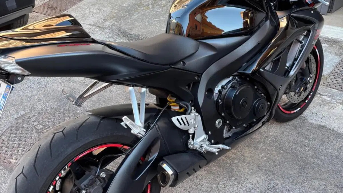 Suzuki GSX R 750 (2006 - 07)  (5)