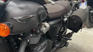 Triumph Bonneville T120 Black (2017 - 20)  (7)