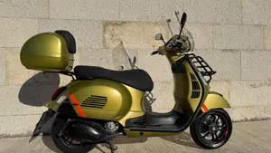 Vespa GTS 300 Super Sport Hpe (2021 - 22)  (2)