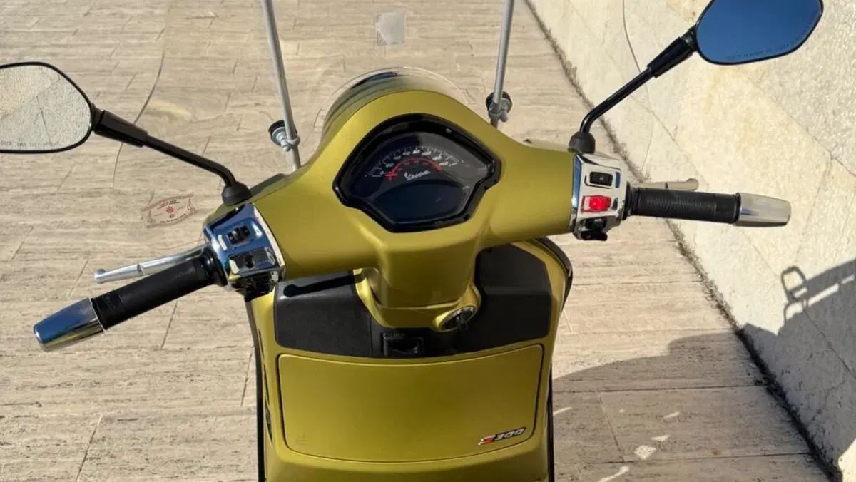 Vespa GTS 300 Super Sport Hpe (2021 - 22)  (5)