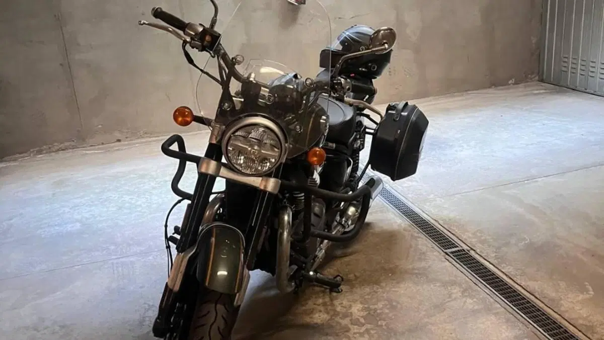 Royal Enfield Super Meteor 650 (2023 - 26)  (2)