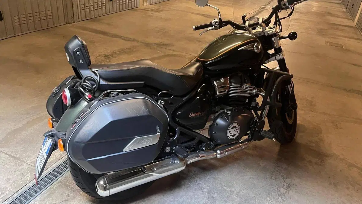 Royal Enfield Super Meteor 650 (2023 - 26)  (3)