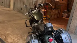 Royal Enfield Super Meteor 650 (2023 - 26)  (6)