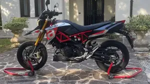 Aprilia Dorsoduro 900 (2017 - 20)  (7)