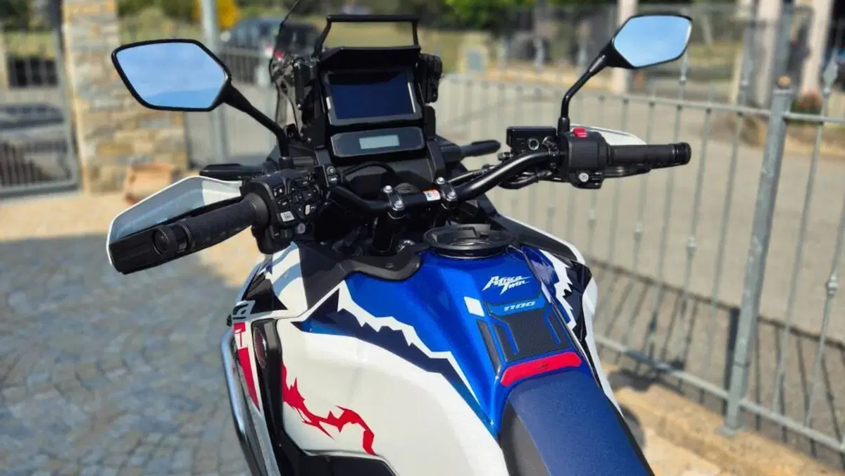 Honda Africa Twin CRF 1100L ES (2024 - 26)  (15)