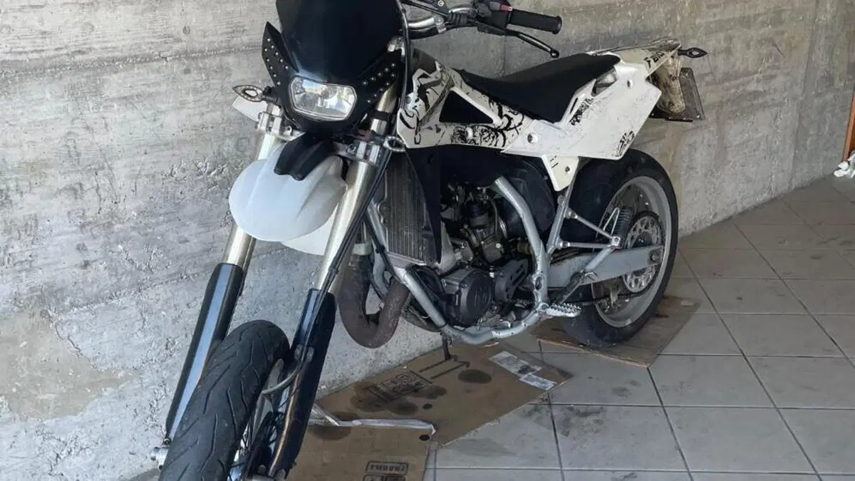 Husqvarna SM 125 (2009) 