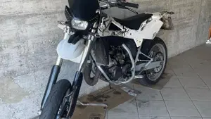 Husqvarna SM 125 (2009) 