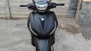 Piaggio Beverly 400 ABS-ASR (2021 - 24)  (2)