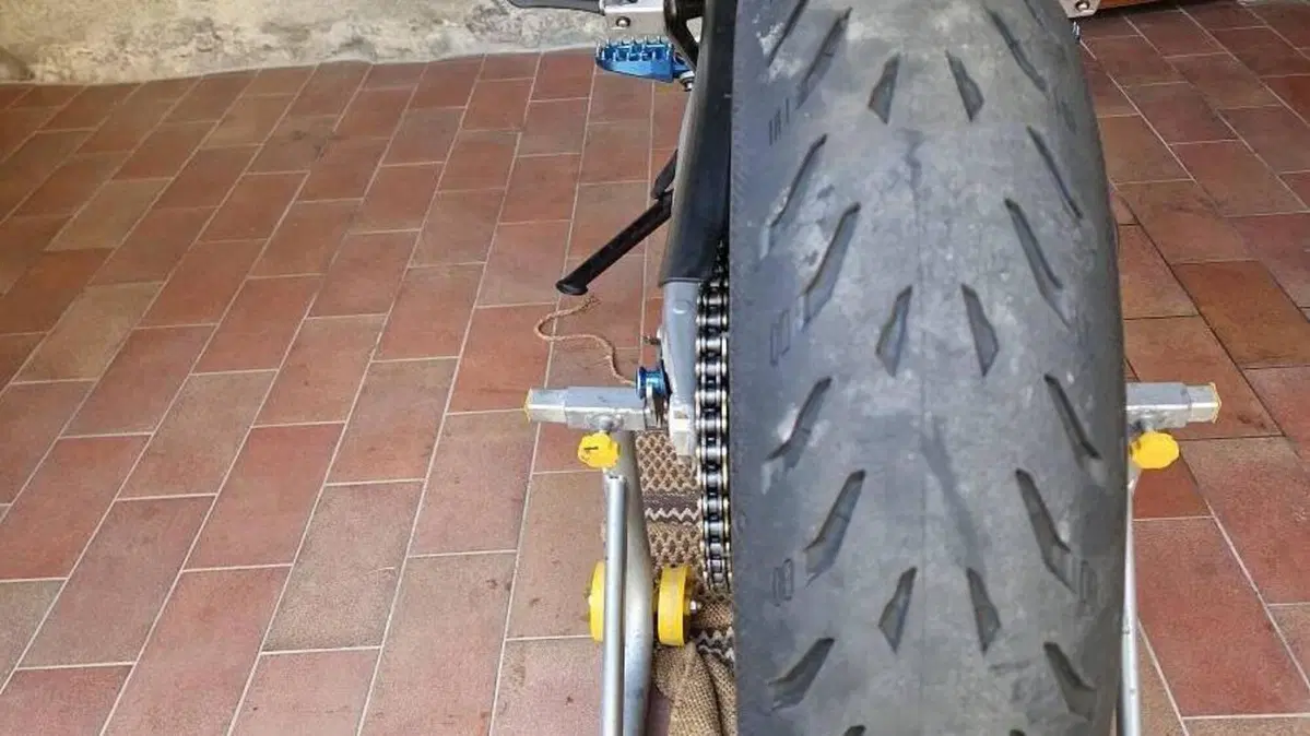 Husqvarna 701 Supermoto (2017 - 19)  (4)