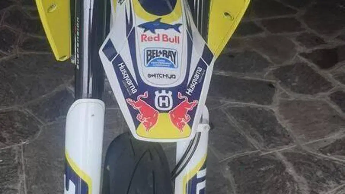 Husqvarna 701 Supermoto (2017 - 19)  (5)