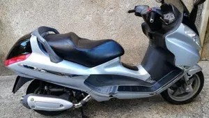 Piaggio x8 125 