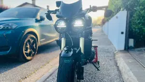 Triumph Speed Triple 1050 (2005 - 11)  (3)