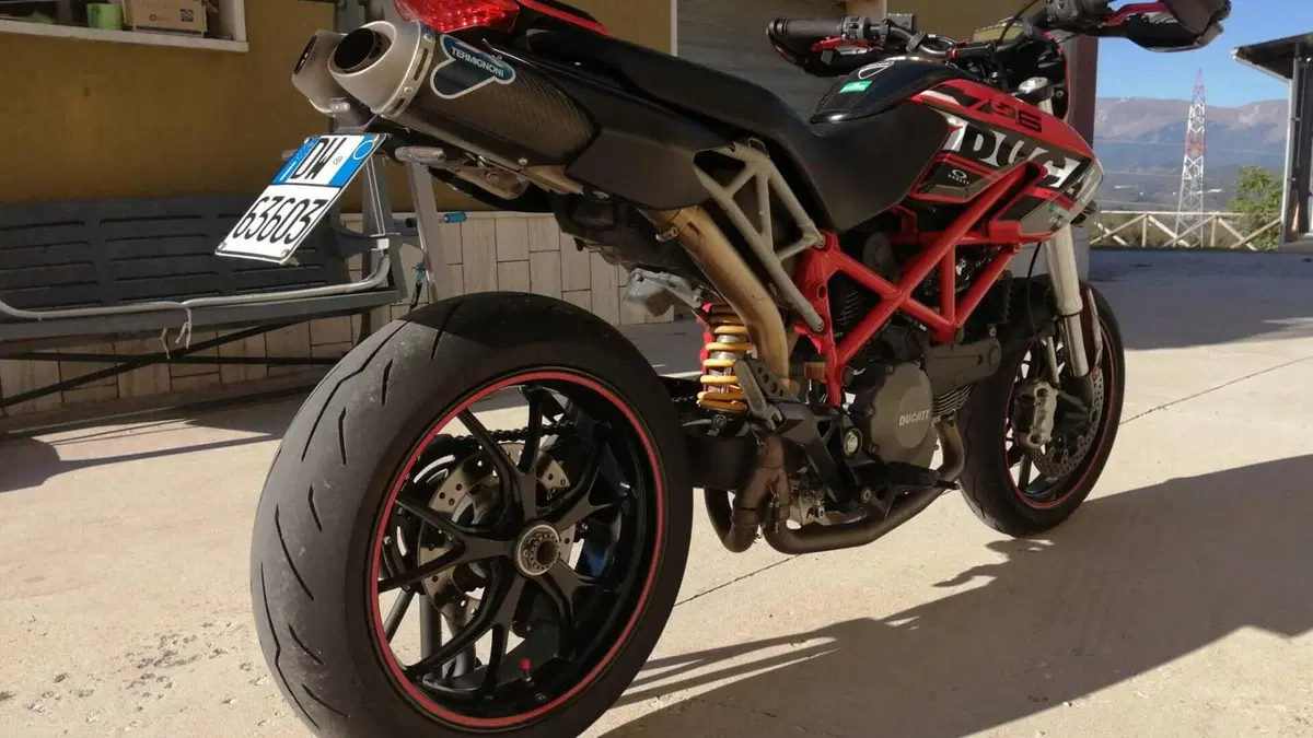 Ducati Hypermotard 796 (2012) 
