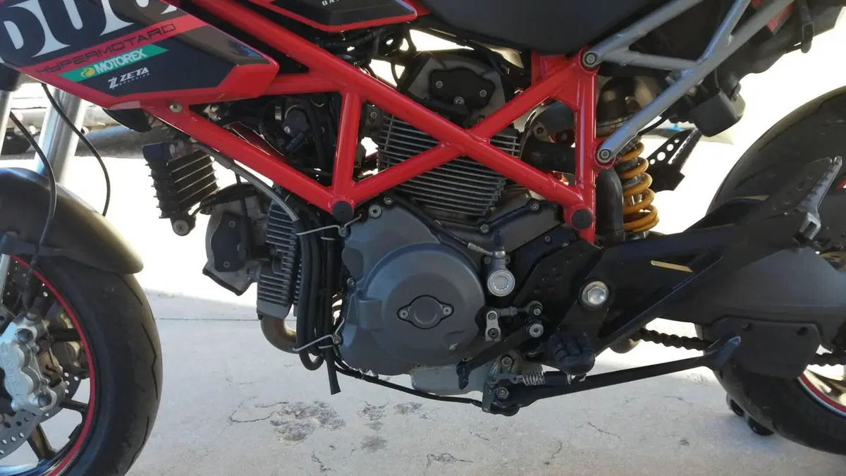 Ducati Hypermotard 796 (2012)  (8)