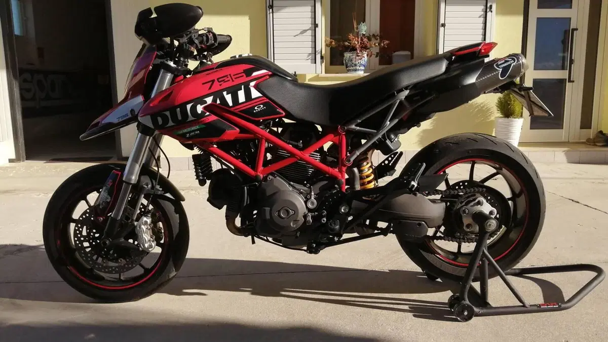 Ducati Hypermotard 796 (2012)  (11)