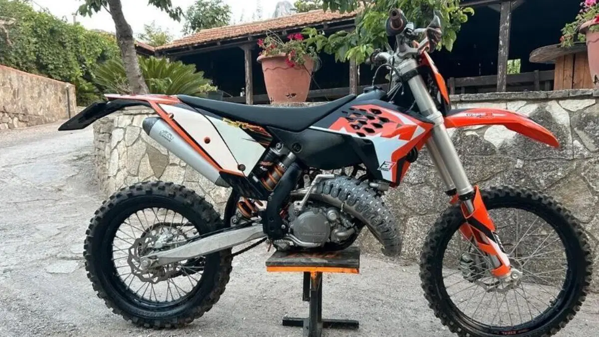 KTM 125 EXC (2010)  (2)