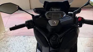 Yamaha X-Max 300 Tech Max (2025 - 26)  (5)