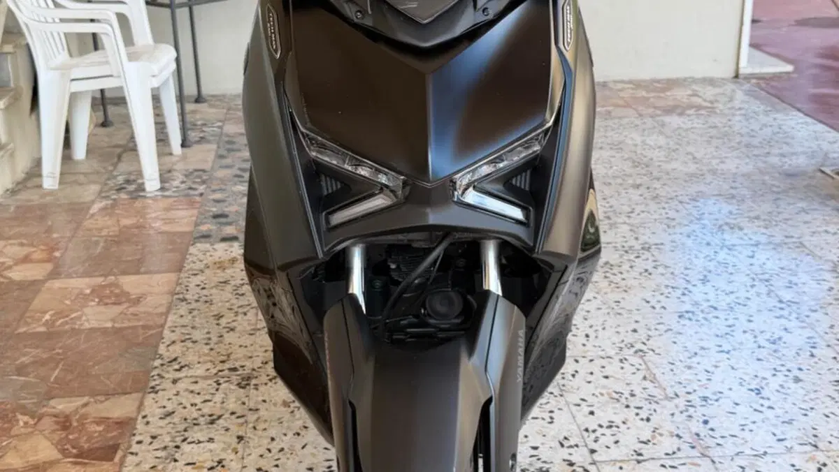 Yamaha X-Max 300 Tech Max (2025 - 26)  (7)