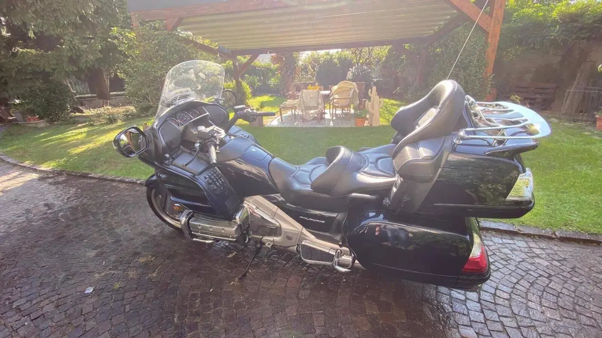 Honda GL 1800 Gold Wing (2007 - 11)  (4)