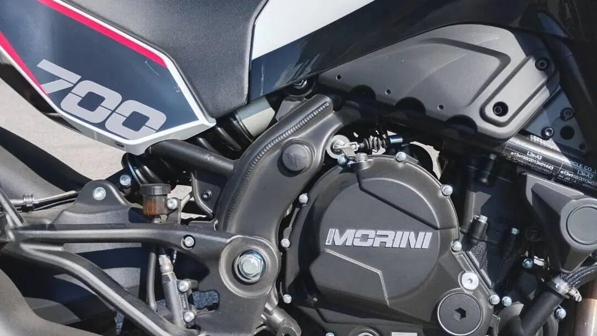 Moto Morini X-Cape 700 Gold Edition (2025 - 26)  (4)