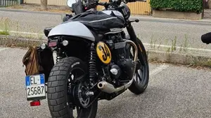 Triumph Street Twin 900 (2017 - 18)  (11)