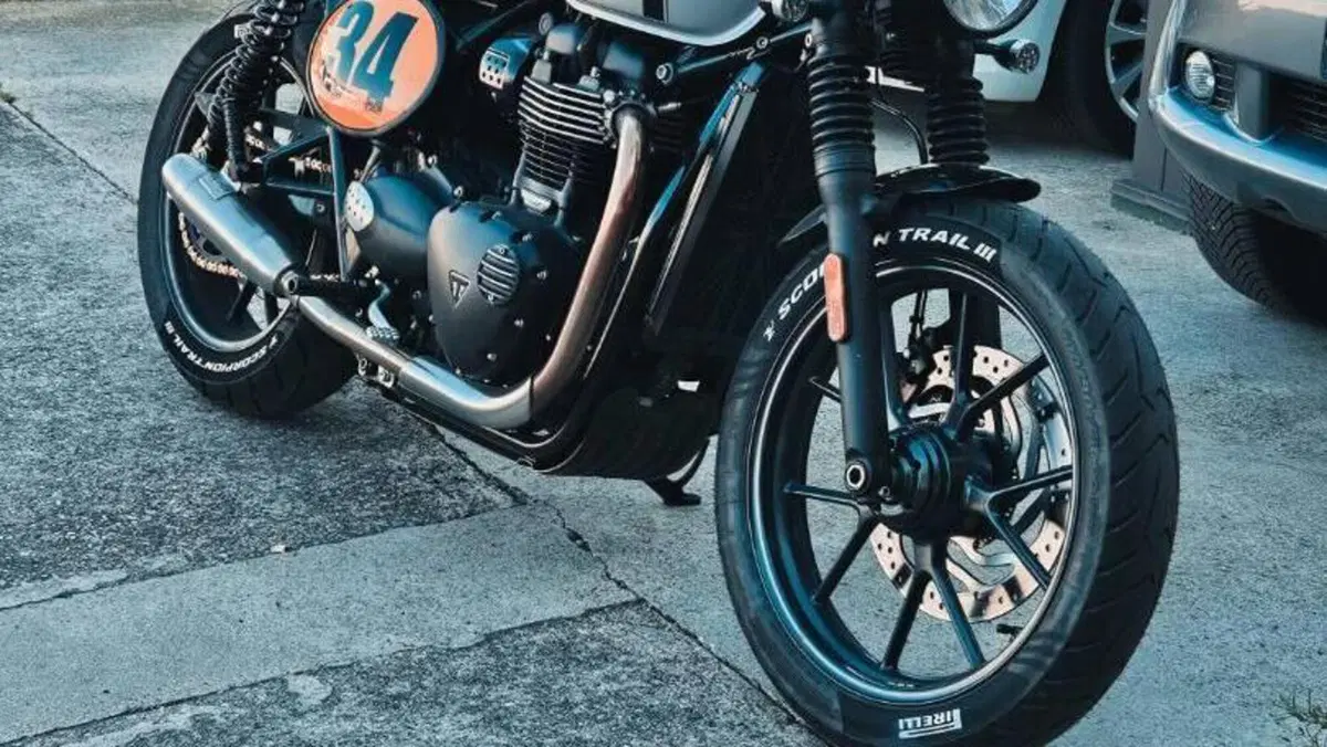 Triumph Street Twin 900 (2017 - 18)  (2)